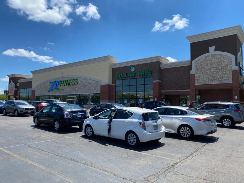 More Photos Of 2112 W Jefferson St, Joliet Unknown For Lease