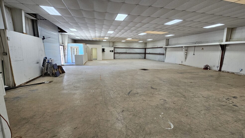 More Photos Of 333 Civic Center Dr, National City Warehouse For Lease
