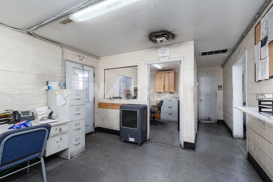 More Photos Of 1800 S Mojave Rd, Las Vegas Truck Terminal For Sale