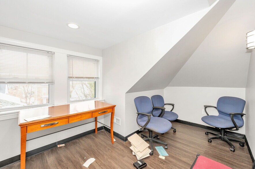 More Photos Of 4920 Belair Rd, Baltimore Office For Sale