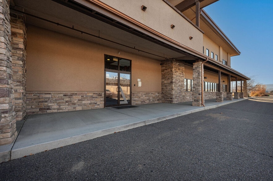 More Photos Of 2474 Patterson Rd, Grand Junction Office For Sale