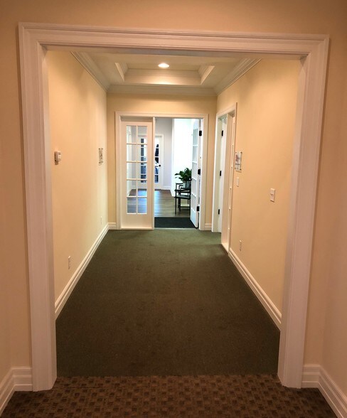 More Photos Of 21 Princeton Pl, Orchard Park Coworking Space