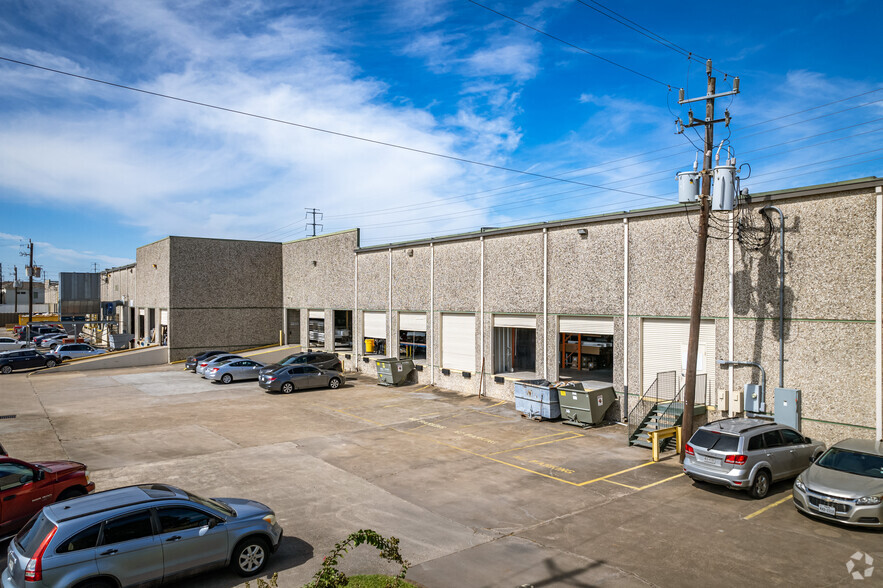 Primary Photo Of 7052 Grand Blvd, Houston Warehouse For Lease