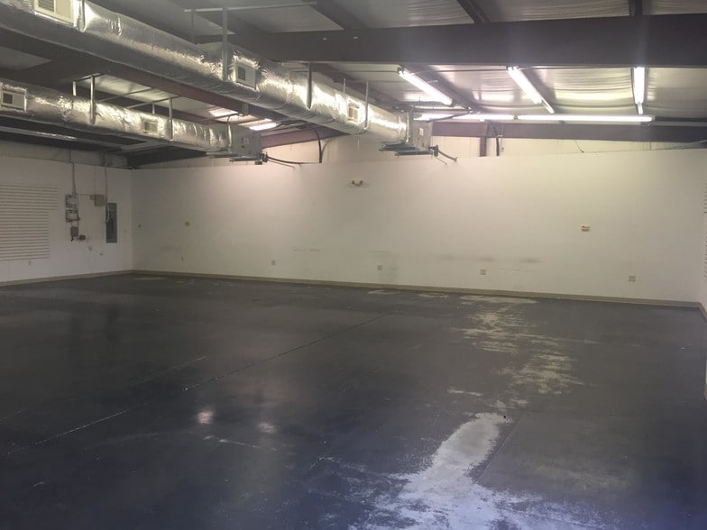 More Photos Of 2718 Graves Dr, Goldsboro Freestanding For Lease