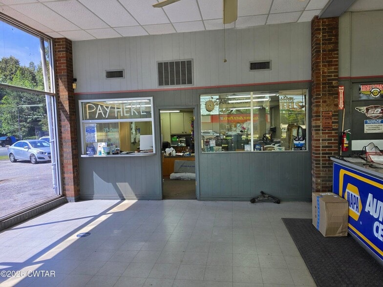 More Photos Of 1034 Mineral Wells Ave, Paris General Retail For Sale