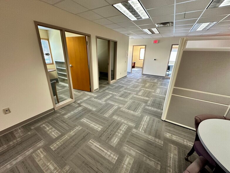 More Photos Of 2850 Dairy Dr, Madison Office For Lease