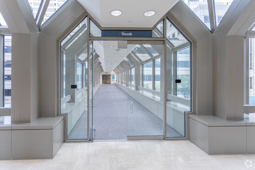 More Photos Of 201 E 4th St, Cincinnati Office For Lease