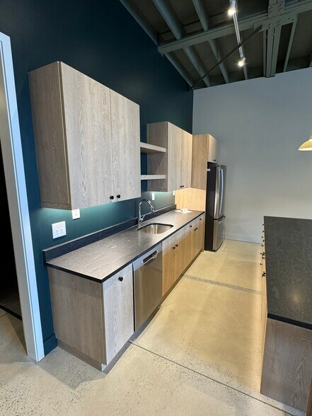 More Photos Of 1080 Third St, Macon-Bibb Coworking Space