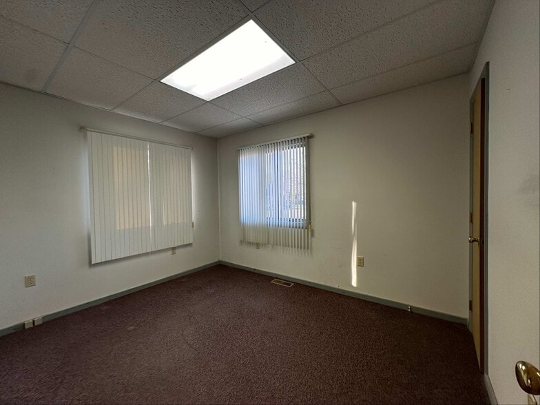 More Photos Of 32 William F Palmer Rd, Moodus Freestanding For Lease
