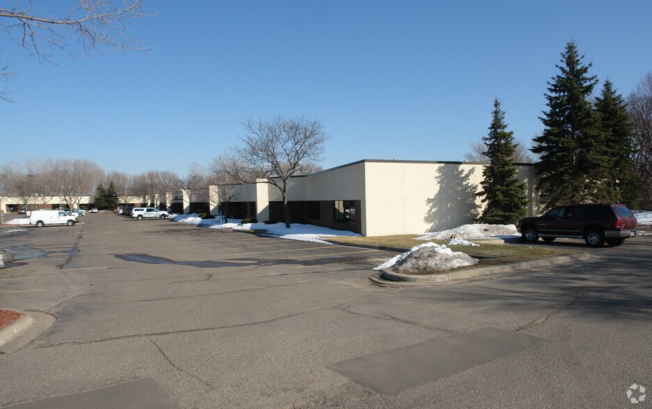 Primary Photo Of 622-676 Mendelssohn Ave N, Golden Valley Light Manufacturing For Lease