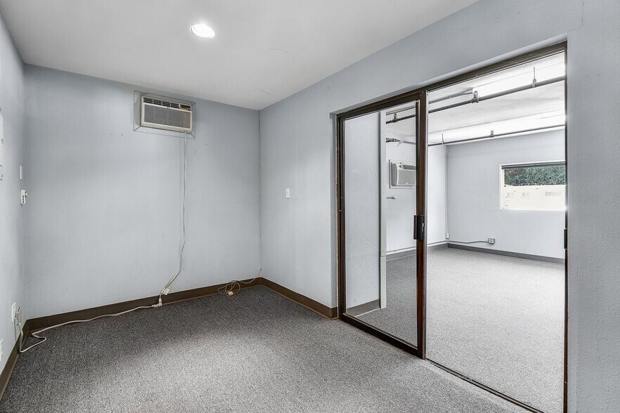 More Photos Of 2520 Westlake Ave N, Seattle Loft Creative Space For Lease