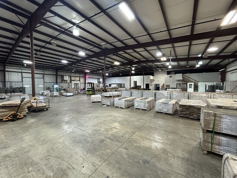 More Photos Of 3 Pequignot Dr, Pierceton Warehouse For Sale