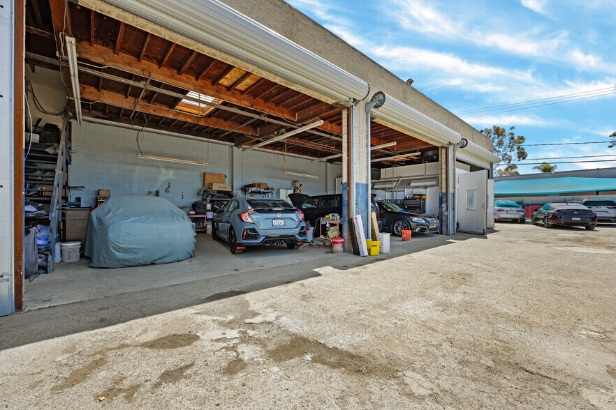 More Photos Of 620 E 2nd St, Santa Ana Service For Sale