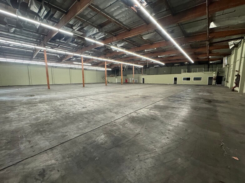 More Photos Of 663 E 22nd St, Los Angeles Manufacturing For Lease