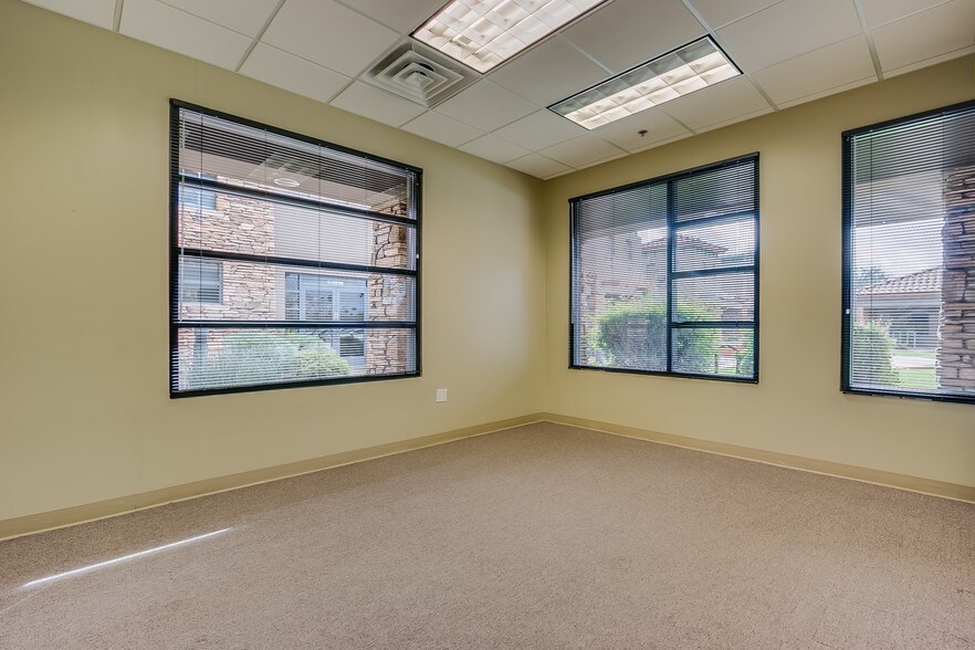 More Photos Of 9865 S Priest Dr, Tempe Unknown For Lease