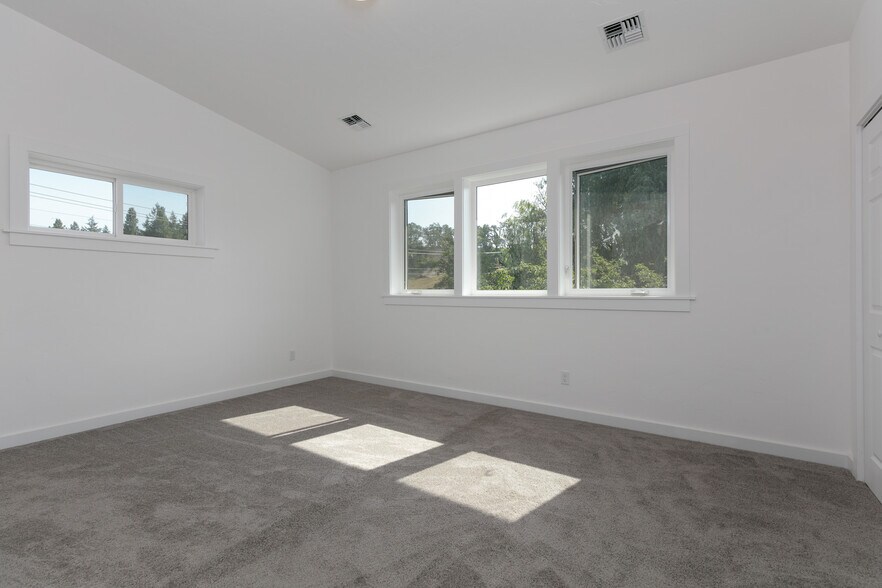 More Photos Of 3061 Odell Hwy, Hood River Specialty For Sale