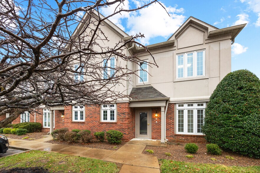 More Photos Of 303 Middletown Pky, Louisville Office For Sale