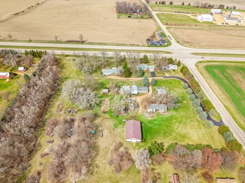 More Photos Of 2280 S Rock City Rd, Ridott Multifamily For Sale