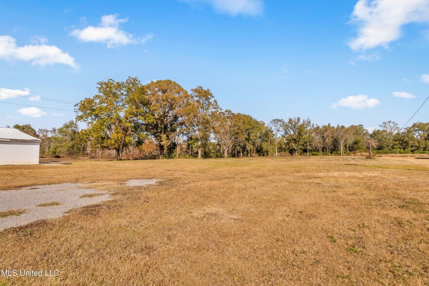 More Photos Of 6238 MS-198, Lucedale Specialty For Sale