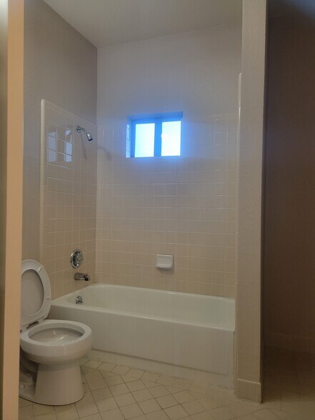 More Photos Of 5263 Claremont Ave, Oakland Loft Creative Space For Sale