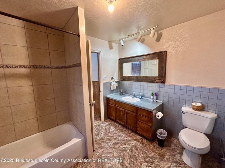 More Photos Of 616 Sudderth Dr, Ruidoso General Retail For Sale