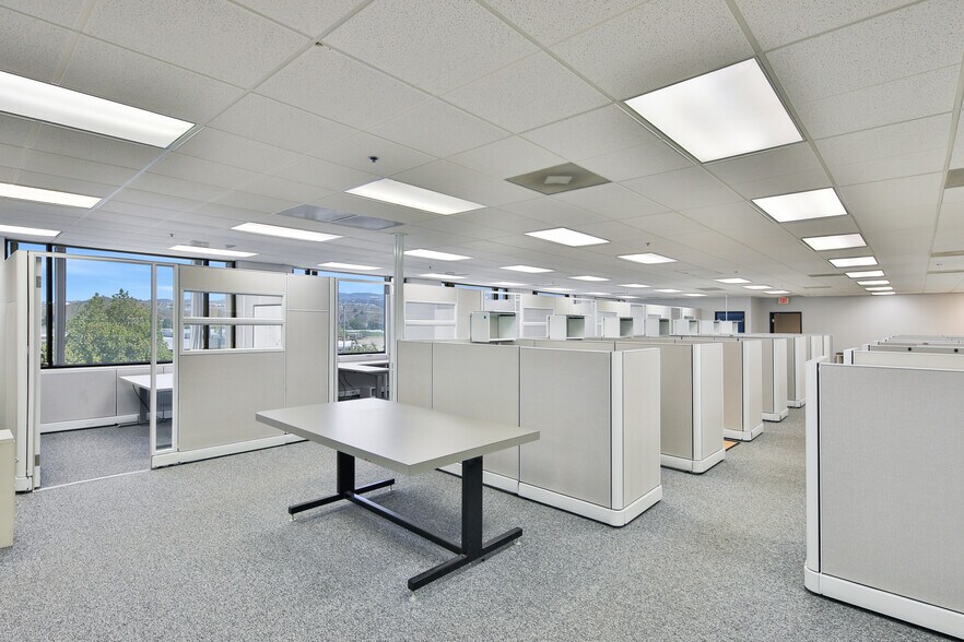More Photos Of 27963 Franklin Pky, Valencia Warehouse For Sale