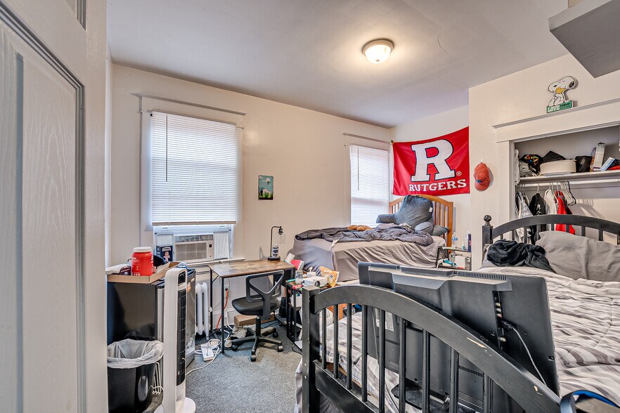 More Photos Of 60 Huntington St, New Brunswick Apartments For Sale