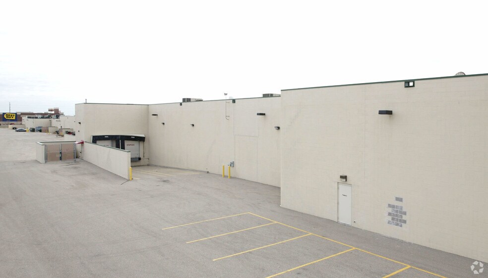 More Photos Of 2900 Deerfield Dr, Janesville General Retail For Lease