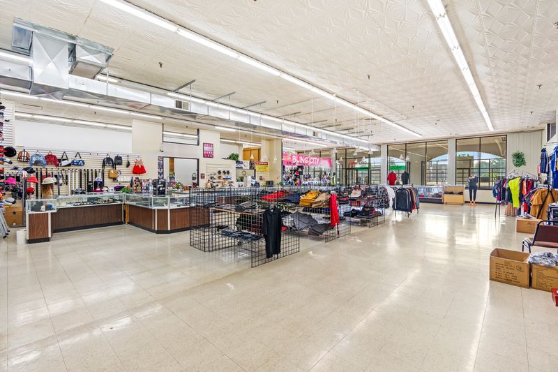 More Photos Of 5340-5364 Broadway, Merrillville Storefront For Sale