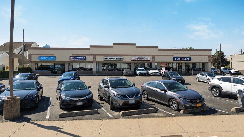 More Photos Of 131 Jericho Tpke, Mineola Storefront For Sale