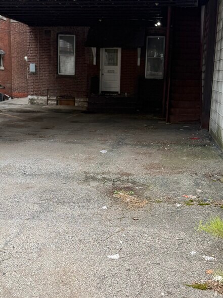 More Photos Of 6233 Gravois Ave, Saint Louis Office For Sale