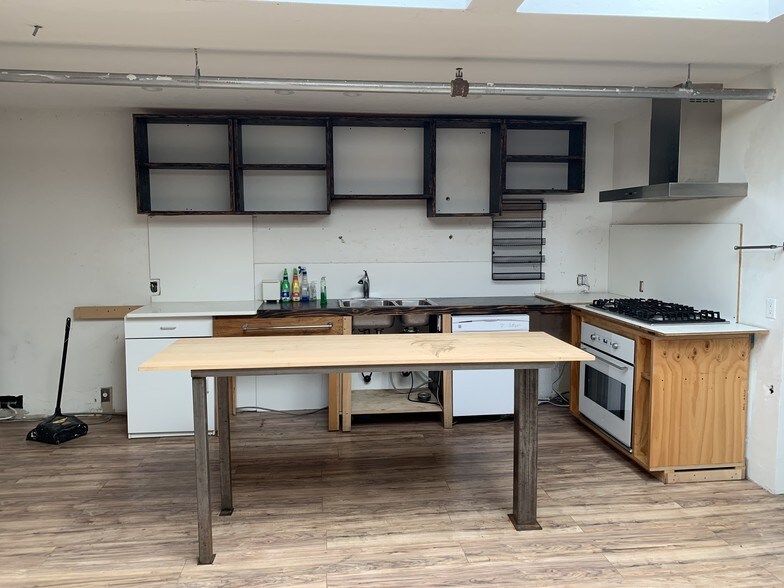 More Photos Of 870 Innes Ave, San Francisco Warehouse For Sale
