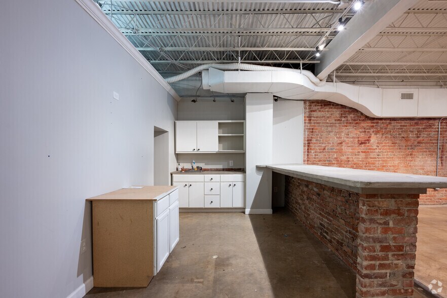 More Photos Of 325 N Main St, High Point Office For Sale