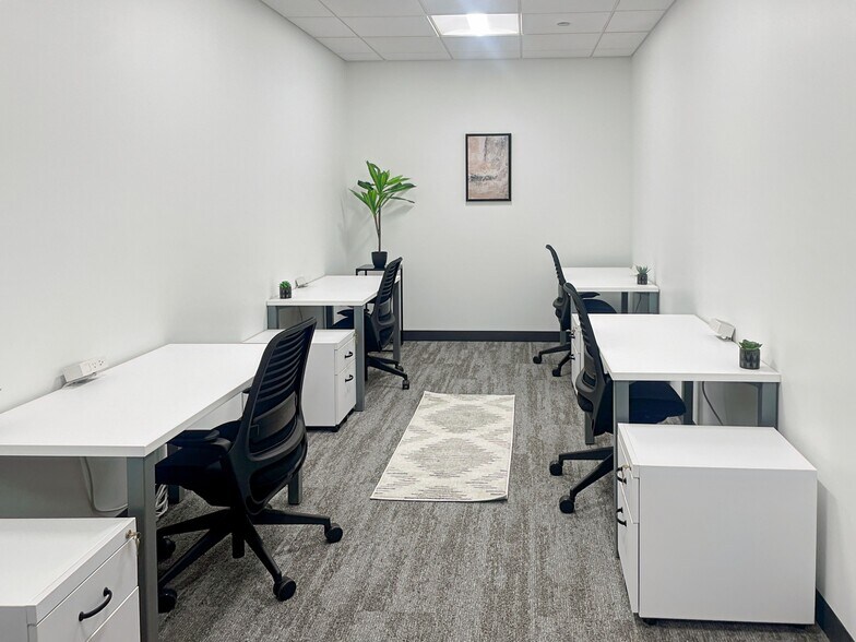 More Photos Of 999 Oakmont Plaza Dr, Westmont Coworking Space