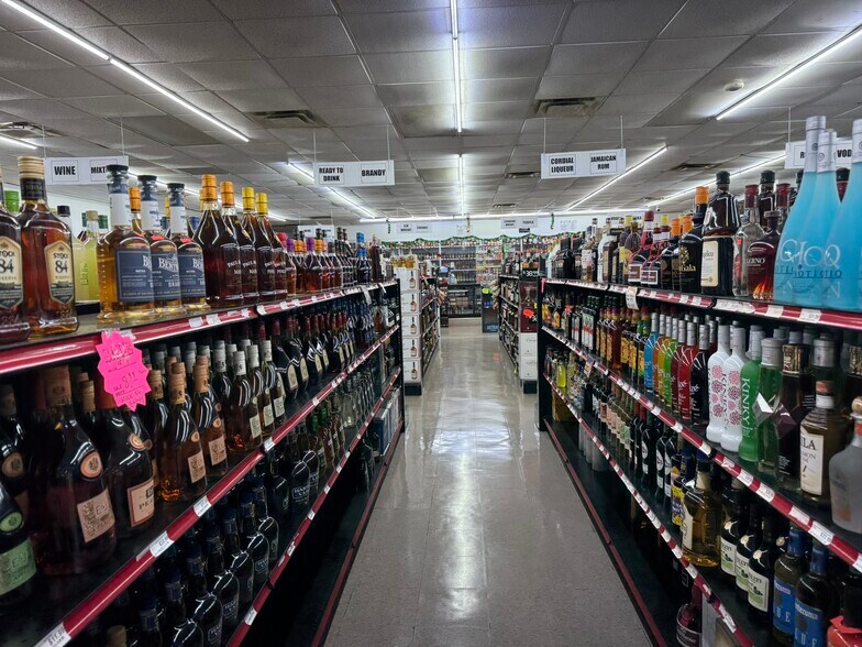 More Photos Of 4151 Mercer University Dr, Macon-Bibb General Retail For Sale