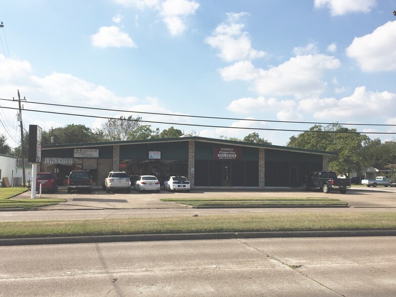 More Photos Of 4502 Center St, Deer Park Freestanding For Lease
