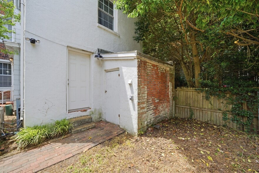 More Photos Of 367 Middle St, Portsmouth Apartments For Sale