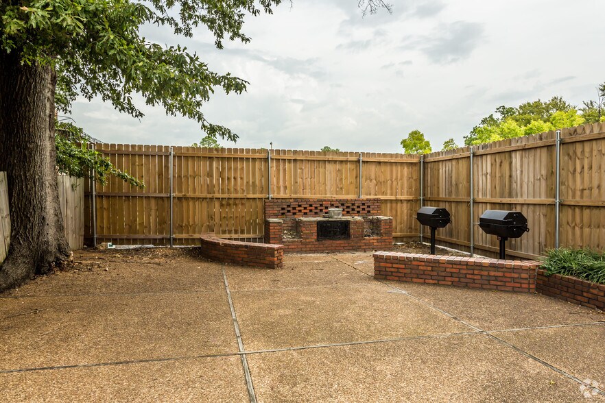 More Photos Of 57 N Somerville St, Memphis Apartments For Sale