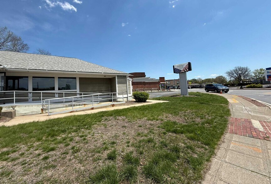 More Photos Of 1 Park St, Ayer Freestanding For Sale