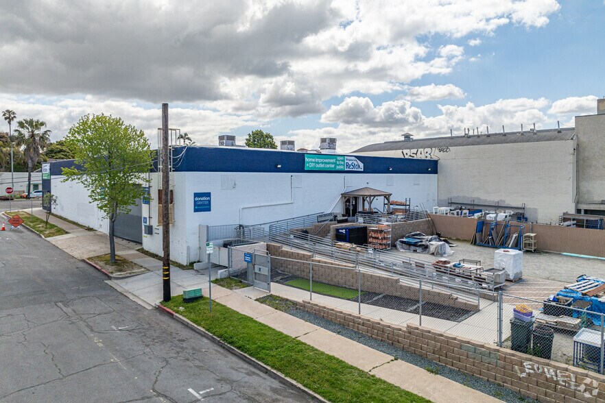 More Photos Of 310 National City Blvd, National City Freestanding For Lease