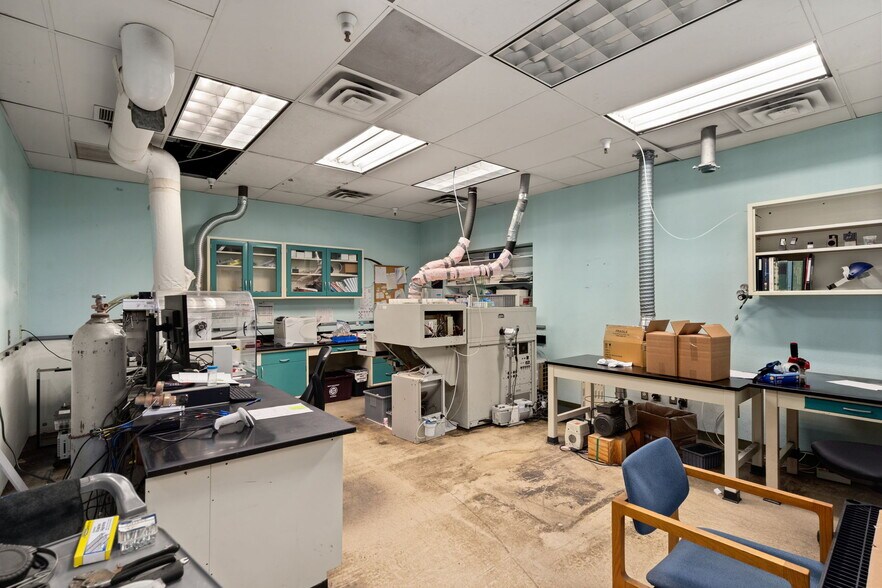 More Photos Of 225 Commerce Dr, Fort Collins Warehouse For Sale