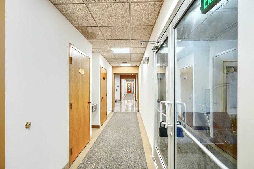 More Photos Of 8815 Centre Park Dr, Columbia Medical For Lease