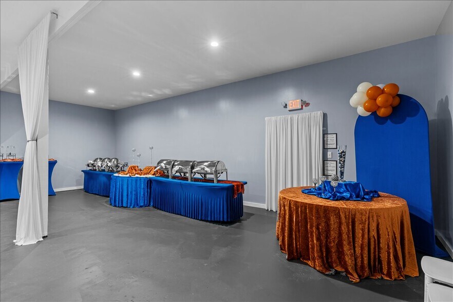 More Photos Of 88 N Daleville Ave, Daleville General Retail For Sale