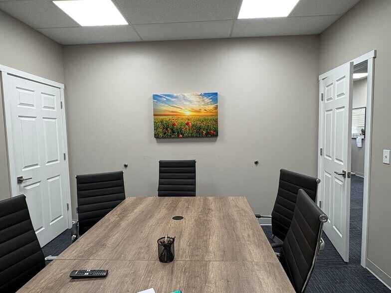 More Photos Of 402-404 S Scott Rd, Fort Wayne Showroom For Sale