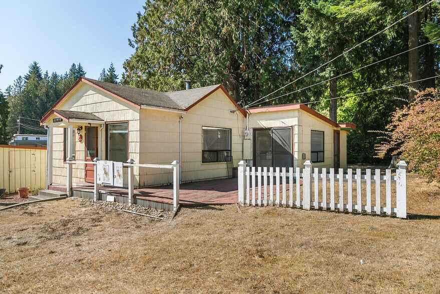 More Photos Of 20363-20379 NW Cedar Ln, Poulsbo General Retail For Sale