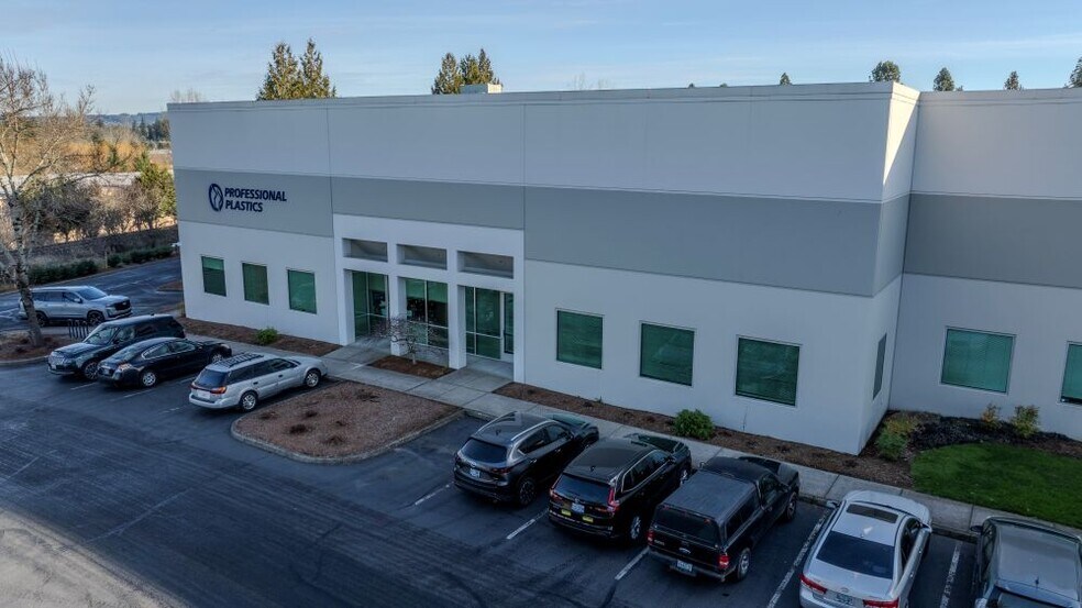 More Photos Of 19801-19899 SW 95th Ave, Tualatin Warehouse For Lease