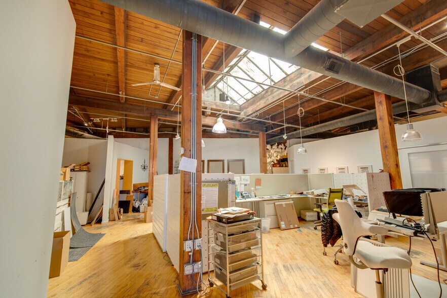 More Photos Of 1000 N Halsted St, Chicago Loft Creative Space For Lease