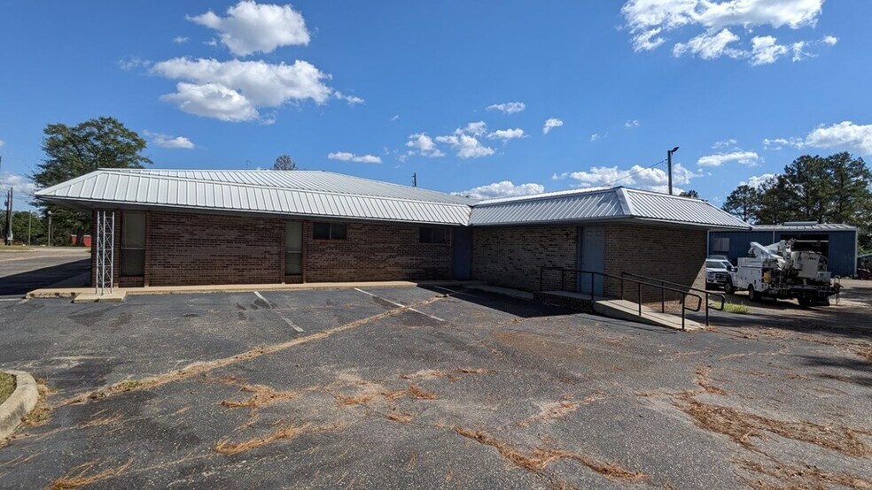 More Photos Of 406 Dothan Rd, Abbeville Office For Sale