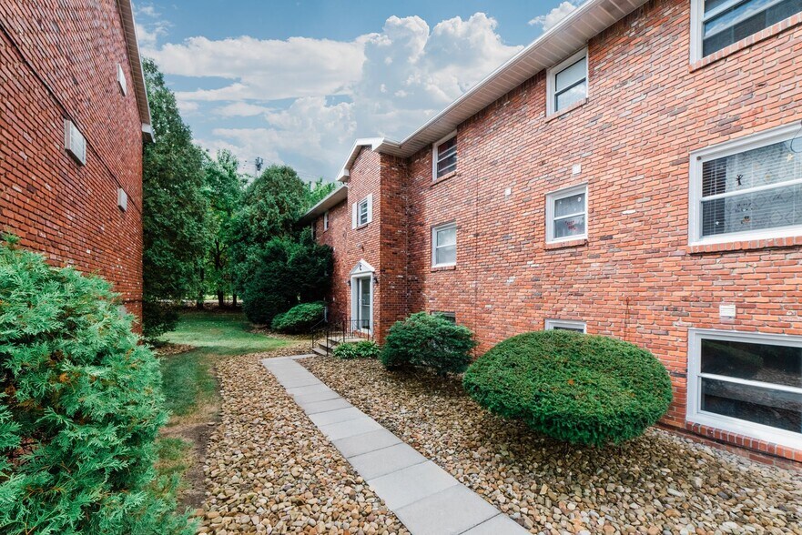 More Photos Of 1005-1015 Willowbrook Dr, Greensburg Apartments For Sale