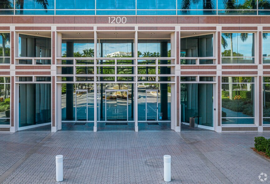 More Photos Of 1200 S Pine Island Rd, Plantation Office For Lease